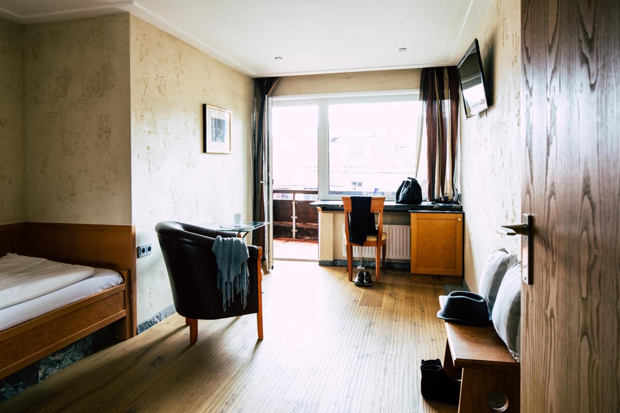 Deluxe Single Room,707759341:JPEG
